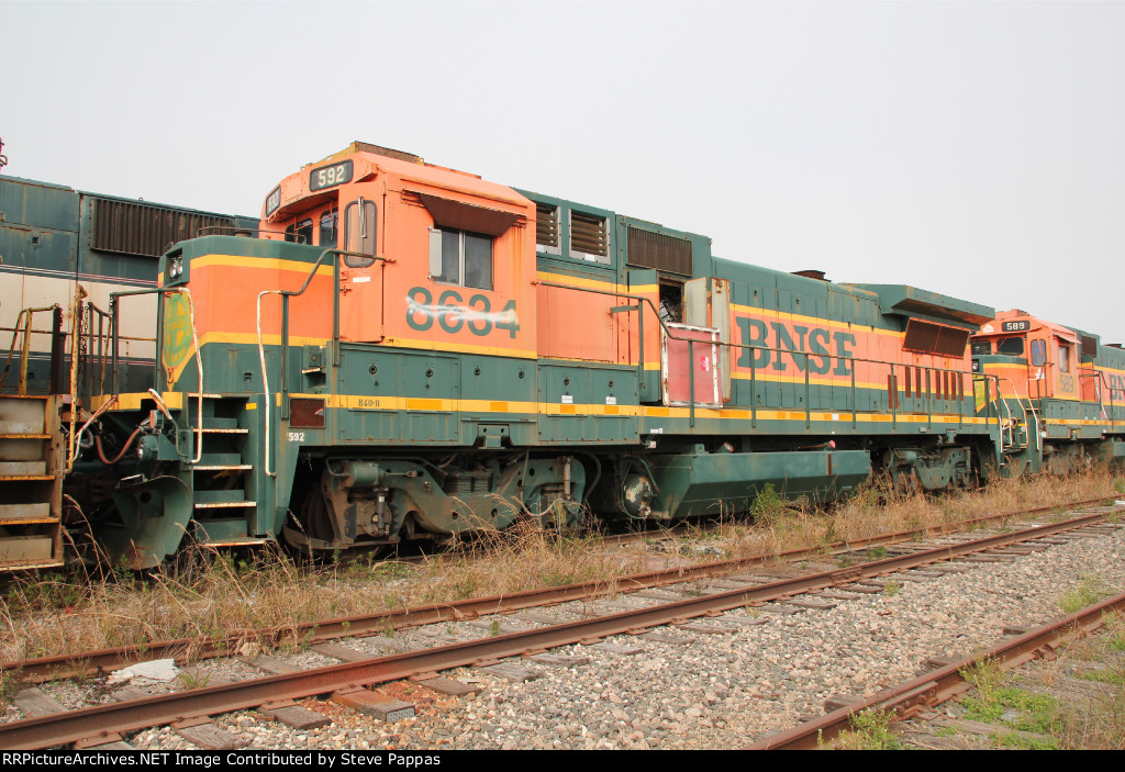 BNSF 592